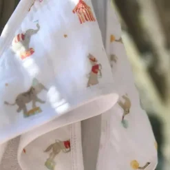 Aden + Anais - 2 Pk Essential Elefante Circo Toalha de banho com capuz para bebê New
