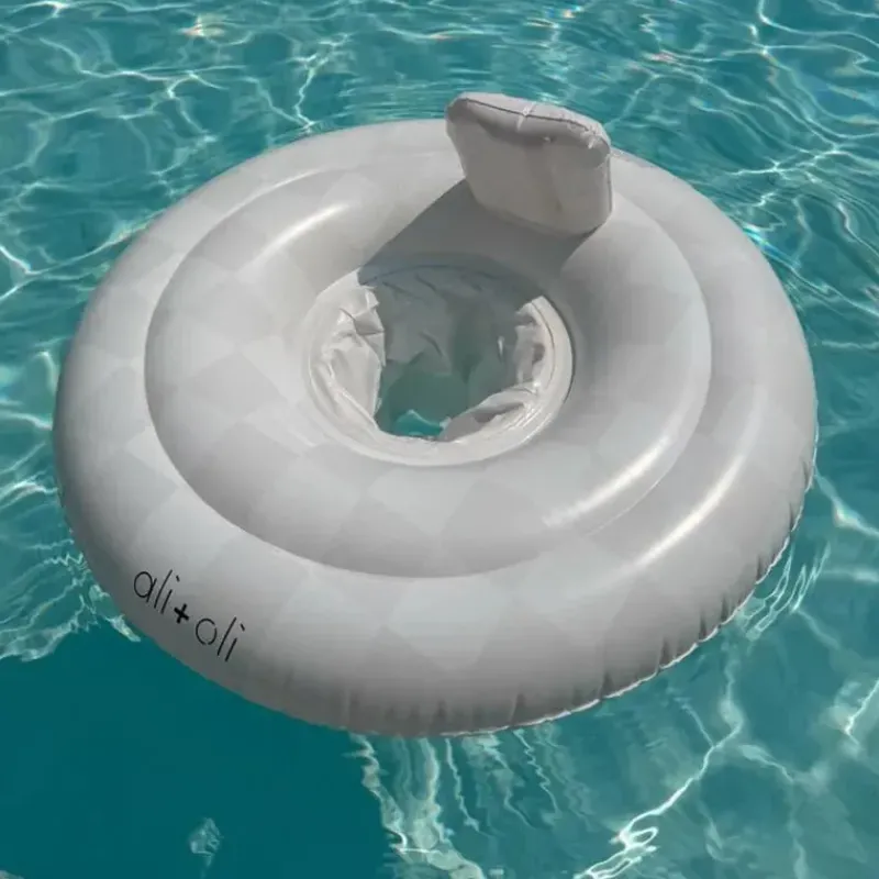 ali__oli__boia_de_piscina_SKUbX9sH1vM_4.webp Ali + Oli - Boia de piscina com anel para assento de natação para bebês (Checkers) Discount