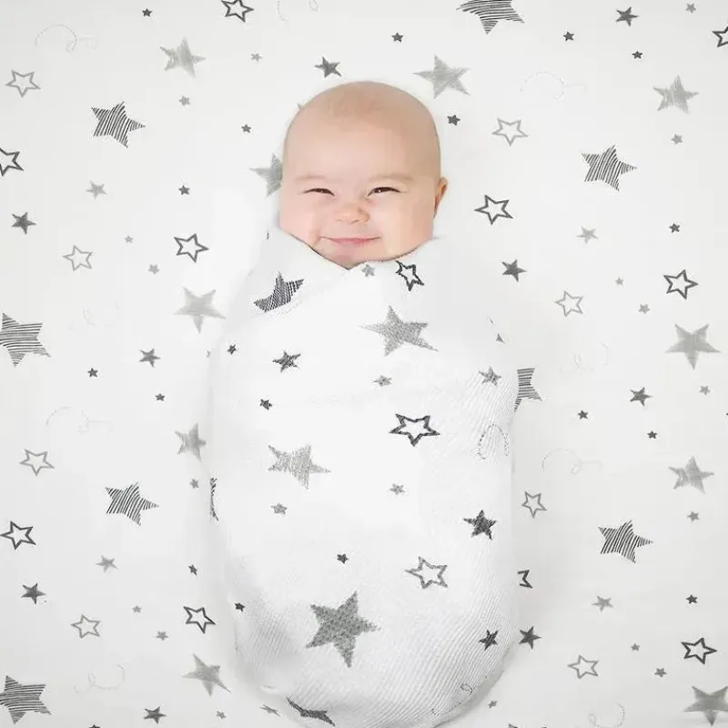 american_baby__lenol_de_b_SKUsf5LbEQ5_3.webp American Baby Company American Baby - Lençol de berço 100% algodão estampado, malha justa, Super Stars Best