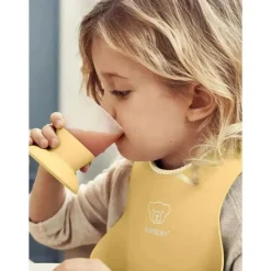 BabyBjorn - 2 unidades de babador para bebê em pó amarelo/verde pó Best