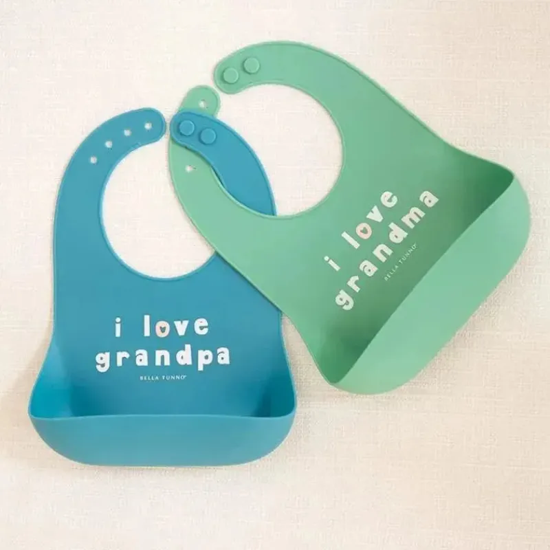 bella_tunno__babador_wond_SKU3akmioMb_6.webp Bella Tunno - babador Wonder, babador de silicone para bebê, sem BPA tóxico, eu amo a vovó Online