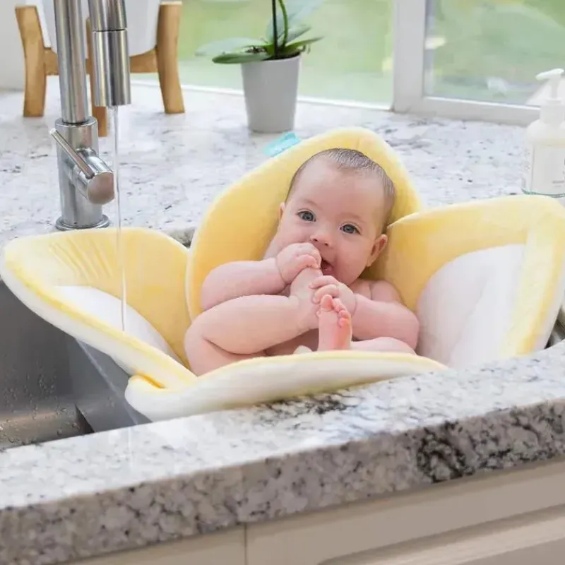 blooming_bath_lotus__lotu_SKUjDVDMfgD_2.webp Blooming Bath Lotus - Lotus, Amarelo/Branco/Cinza Outlet