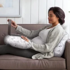 Boppy - Almofada de gravidez de corpo inteiro com capa, folhas espalhadas cinza Outlet