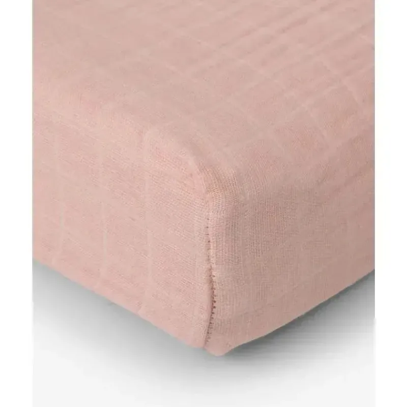 capa_de_trocador_de_musse_SKUOmWFeVlr_3.webp Little Unicorn Capa de trocador de musselina de algodão de unicórnio - pétala de rosa Clearance
