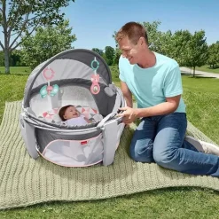 Fisher-Price Domo para bebês em movimento da Fisher Price, espaço de recreação para bebês e local para cochilar, moinho de vento rosado Clearance