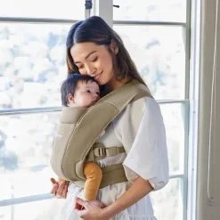 Ergobaby - Abrace Aconchegante e Suave Azeitona Fashion