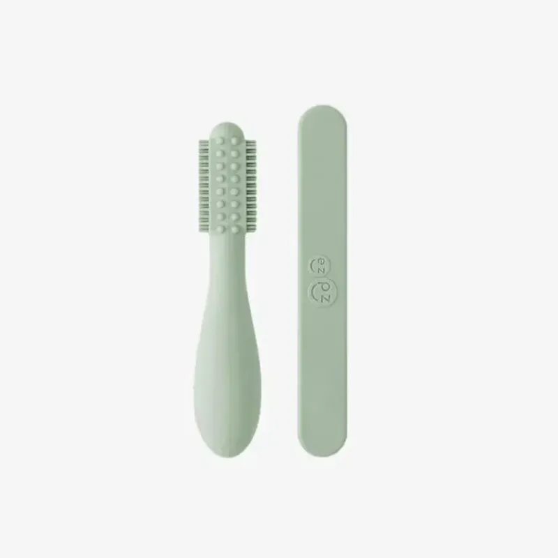 ezpz__escova_de_dentes_ba_SKUO7VmuOlF_0.webp ezpz - Escova de dentes Baby-Led™ + Depressor de língua sensorial Pacote duplo, Sage Discount
