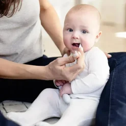 ezpz - Escova de dentes Baby-Led™ + Depressor de língua sensorial, pacote duplo, estanho Clearance