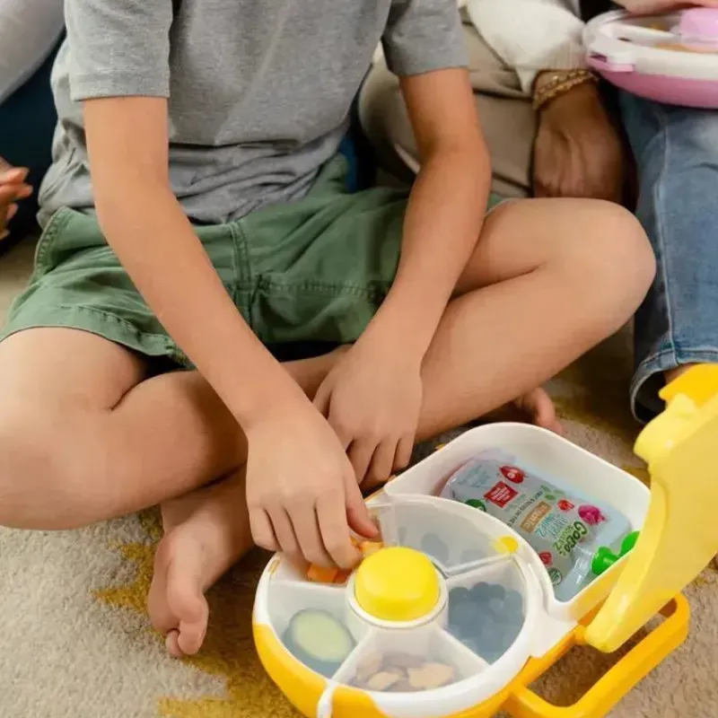 gobe__lancheira_infantil__SKUuT4wFDgu_2.webp Gobe - Lancheira Infantil Com Snack Spinner, Amarelo Mel Fashion