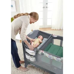 Graco - Pack 'N Play Playard para recém-nascidos, trocador e transporte, Manor Best