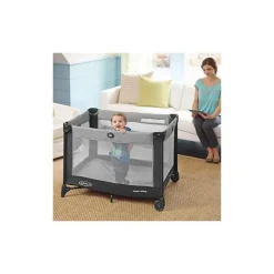 Graco Pack 'n Play On the Go Playard com berço dobrável Tasha Sale