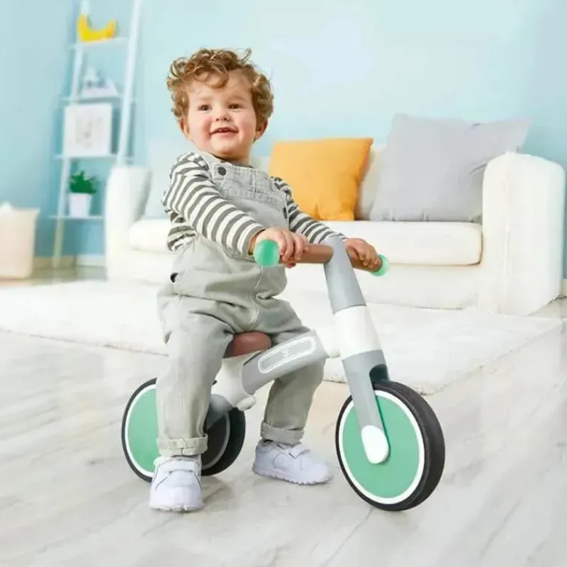 hape__minha_primeira_bici_SKUa9xngtgK_3.webp Hape - Minha primeira bicicleta de equilíbrio, Vespa Verde Fashion