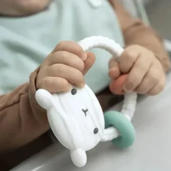 Ingenuity - Brinquedo calmante para mordedor de bebê Sheppy com anéis de atividade Online
