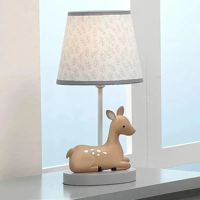 lambs_ampamp_ivy__lmpada__SKUYlx6FLkp_2.webp Lambs u0026 Ivy Lambs & Ivy - Lâmpada Deer Park Woodland Taupe com abajur cinza/branco e lâmpada Outlet