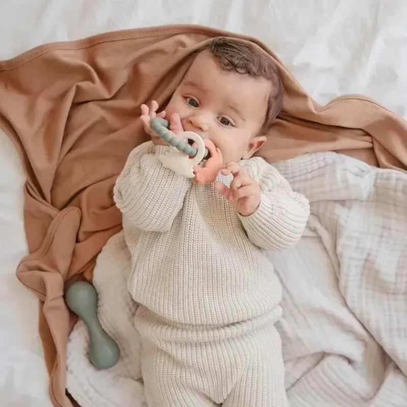 mushie__anel_de_dentio_na_SKU7pceJfW5_4.webp Mushie - Anel de dentição natural de silicone Fashion
