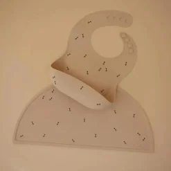 Mushie - babador de silicone para bebê, ajuste ajustável à prova d'água, abelhas Sale