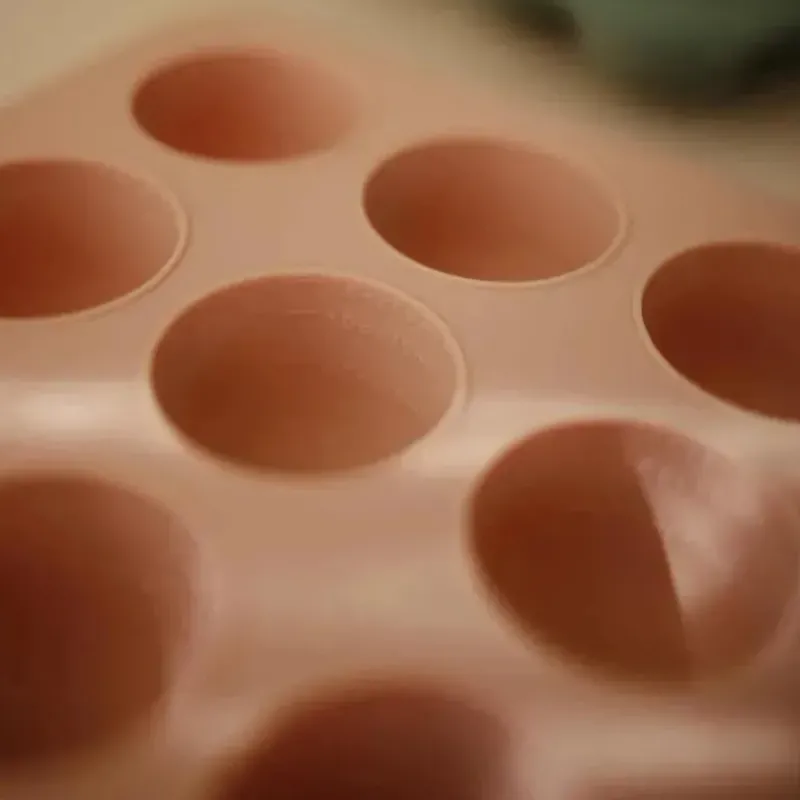 mushie__bandeja_de_silico_SKUSRJDo5nI_6.webp Mushie - Bandeja de silicone para freezer de comida para bebê com tampa, 9 xícaras de 1,5 onças, Cambridge Blue Best