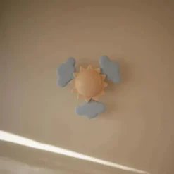Mushie - Brinquedo giratório de sucção Sunshine para banho e brincadeira Outlet