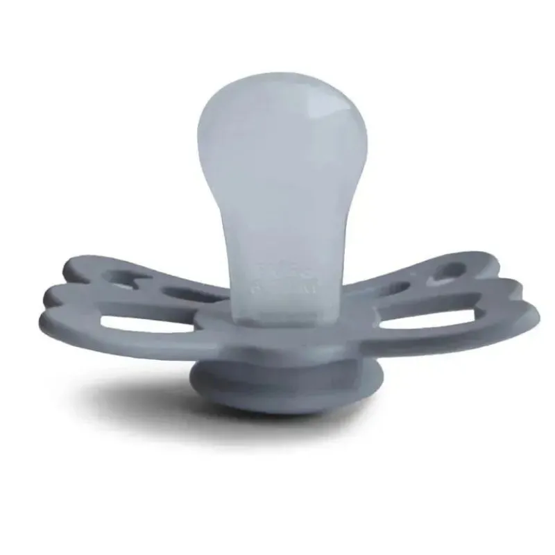 mushie__chupeta_anatmica__SKU6aUonM6V_2.webp Mushie - Chupeta anatômica de silicone borboleta cinza/cinza prateada 2Pk, 6/18M Sale