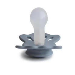 Mushie - chupeta de silicone simétrica Lucky 2Pk, 6/18M, cinza ótimo/cinza prateado New