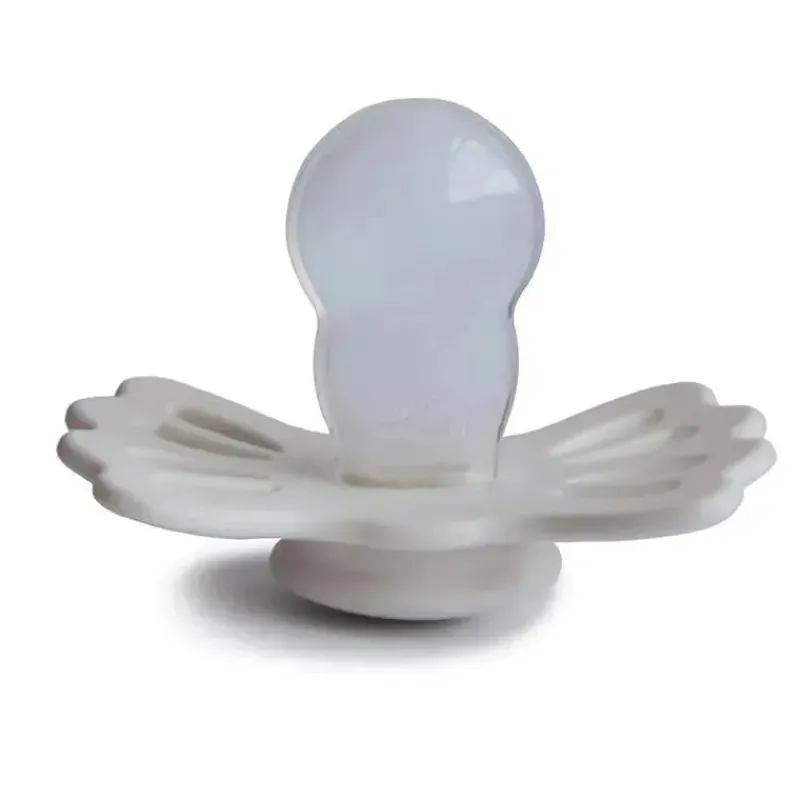 mushie__chupeta_de_silico_SKUNligr8Xu_1.webp Mushie - chupeta de silicone simétrica Lucky 2Pk, cetim/creme sedoso, 6/18M New