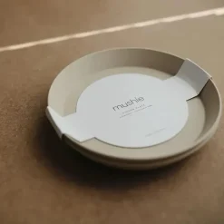 Mushie - Conjunto de 2 pratos de louça redondos, baunilha New