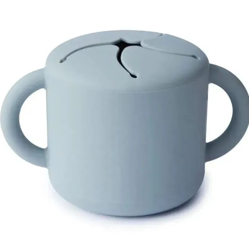 mushie__copo_de_silicone__SKUKbi2jGXP_0.webp Mushie - Copo de Silicone para Bebês, Pó Azul Clearance