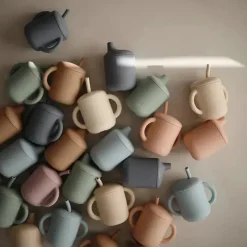 Mushie - Copo de treinamento de silicone e palha, areia movediça Discount
