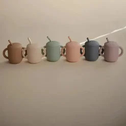 Mushie - Copo de treinamento de silicone e canudo, natural Hot