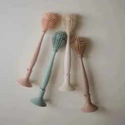 Mushie - Escova para mamadeira, silicone macio com base de sucção, Cambridge Blue Outlet
