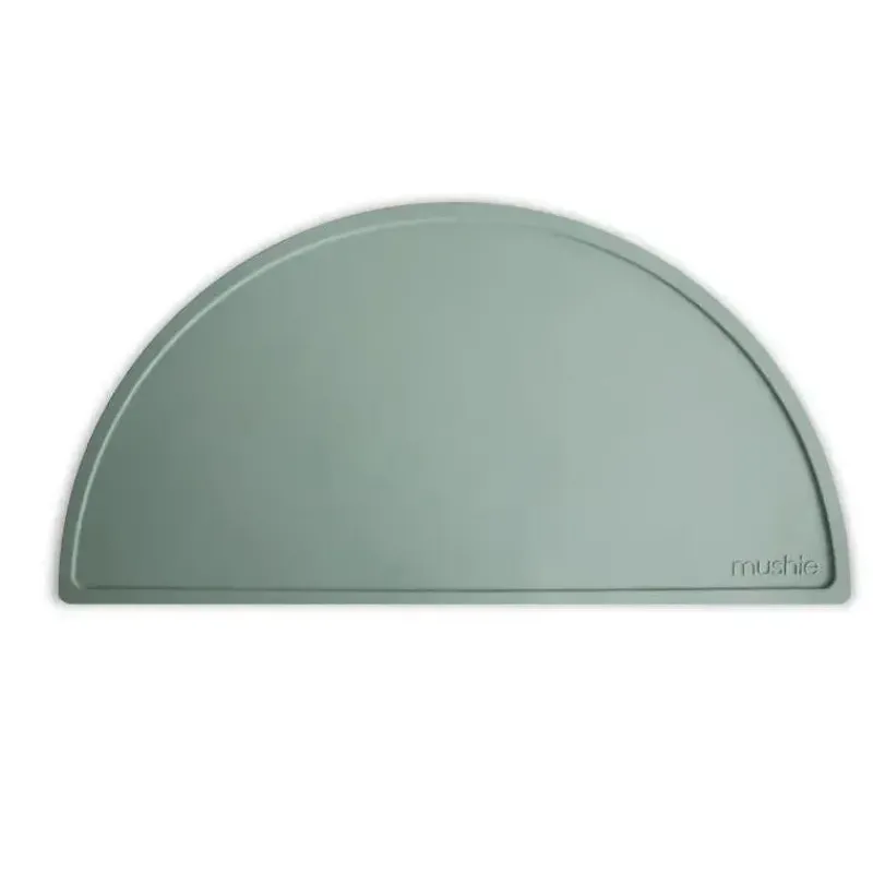 mushie__jogo_americano_de_SKUeF89Pezx_0.webp Mushie - jogo americano de silicone, Cambridge Blue Clearance