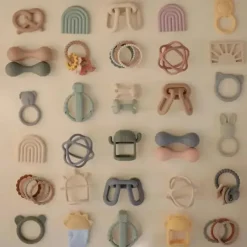Mushie - Luva de dentição, arco-íris Fashion