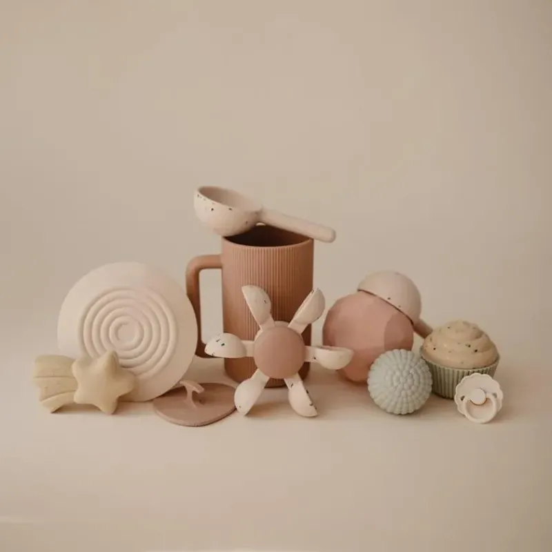 mushie__silicone_drain_st_SKU3QMl7up2_3.webp Mushie - Silicone Drain Stopper 2-Pk, Dried Thyme/Shifting Sand Discount
