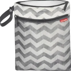 Skip Hop - Bolsa Molhada/Seca para Pegar e Levar, Listras Brancas/Cinzas (Chevron) Outlet