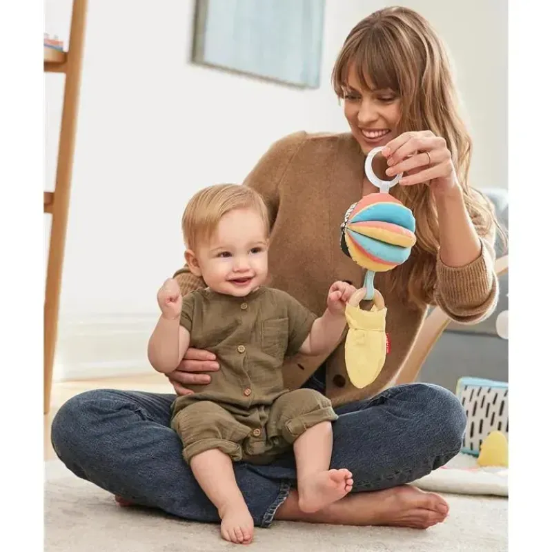 skip_hop__brinquedo__em___SKUsMIewPRK_1.webp Skip Hop - brinquedo 3 em 1 para atividades para bebês e carrinho de mordedor, inspirado em Montessori Hot