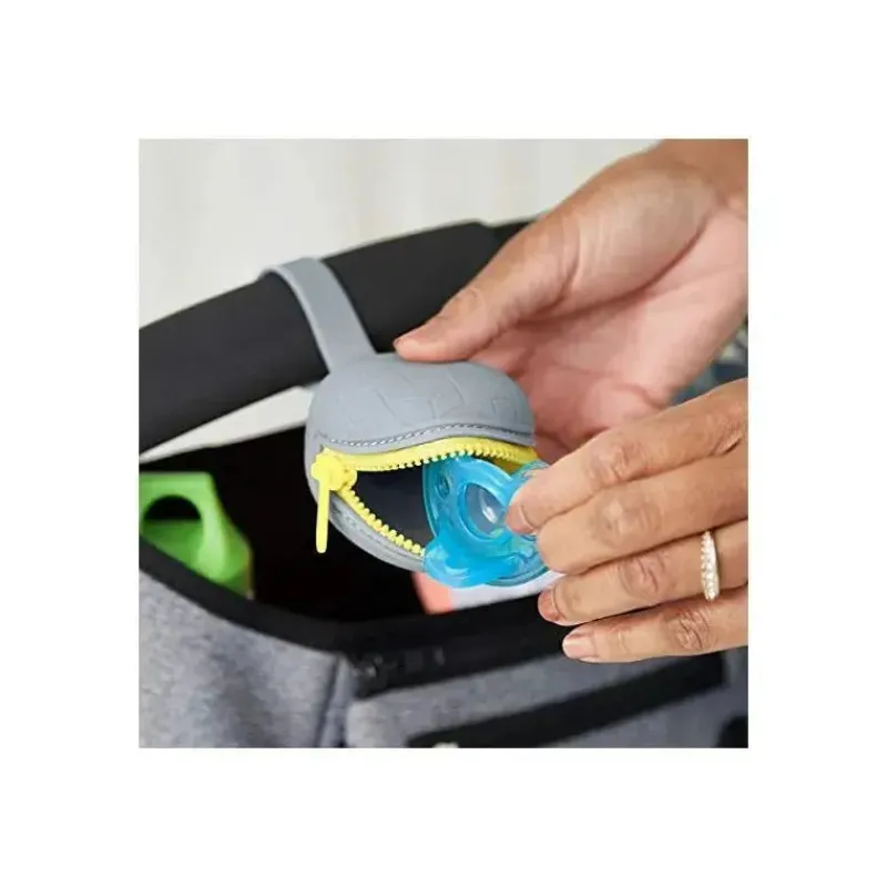 skip_hop__portachupeta_de_SKUzyIKZZ7O_2.webp Skip Hop - Porta-chupeta de silicone, cinza New