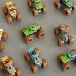 Spin Master - Monster Jam, Mystery Mudders, Monster Truck oficial fundido, Wash to Reveal, escala 1:64, estilos variam Hot