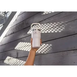 Stanley - copo de aço inoxidável IceFlow de 20 onças com canudo, preto Sale
