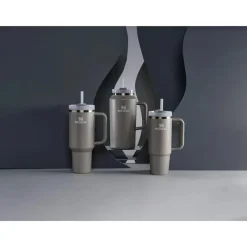 Stanley - Copo isolado a vácuo de aço inoxidável Quencher H2.0 FlowState de 30 onças, pedra New
