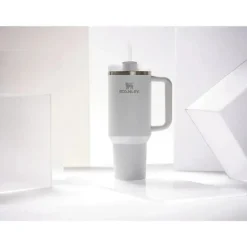 Stanley - Copo isolado a vácuo de aço inoxidável Quencher H2.0 FlowState de 40 onças, Frost Outlet
