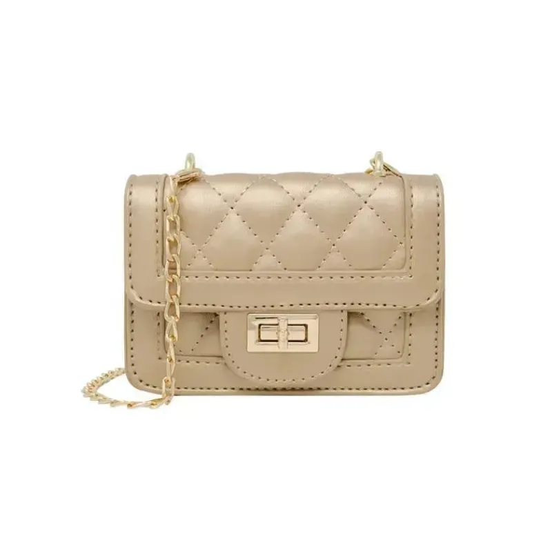 tiny_treats__mini_bolsa_a_SKUvIYGkGxp_0.webp Tiny Treats - Mini bolsa acolchoada clássica minúscula, dourada New