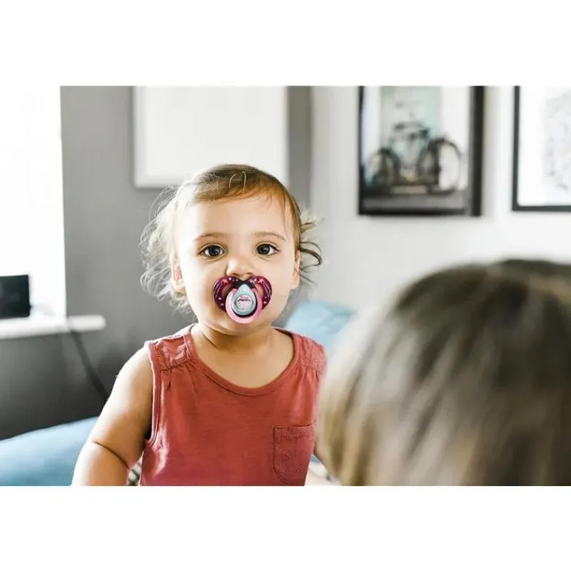 tommee_tippee__chupetas_n_SKUEIyFGKQx_7.webp Tommee Tippee - chupetas noturnas - pacote de 2, cores podem variar Sale