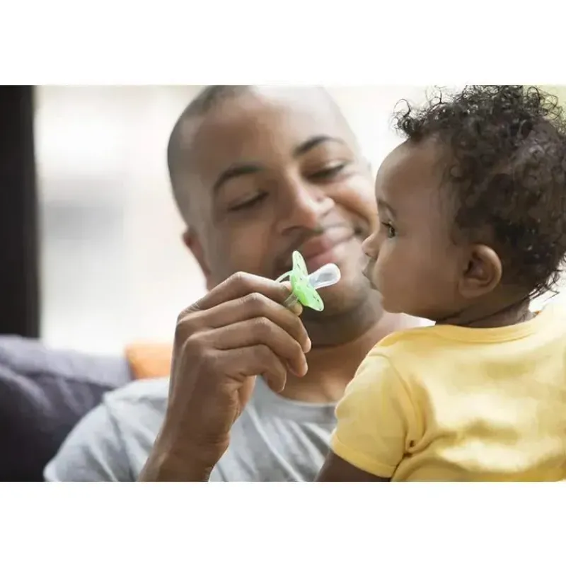 tommee_tippee__pk_mais_pe_SKUCBbHTLpu_2.webp Tommee Tippee - 3Pk Mais Perto da Natureza Chupeta Dia e Noite Brilhante no Escuro 18-36M - As Cores Podem Variar Hot
